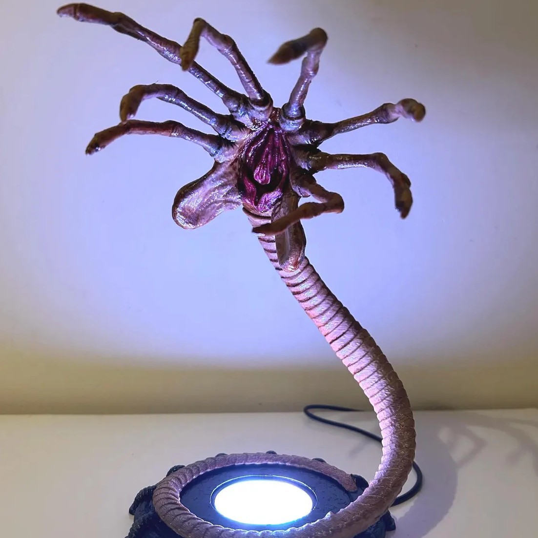 Lampada Notturna Alien Facehug - Halloween Party Supplies recensione e prezzo