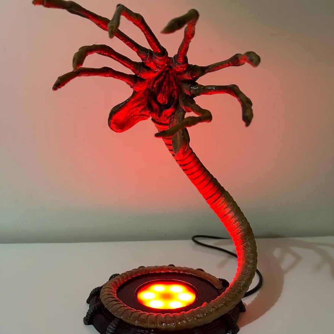 Lampada Notturna Alien Facehug - Halloween Party Supplies recensione e prezzo